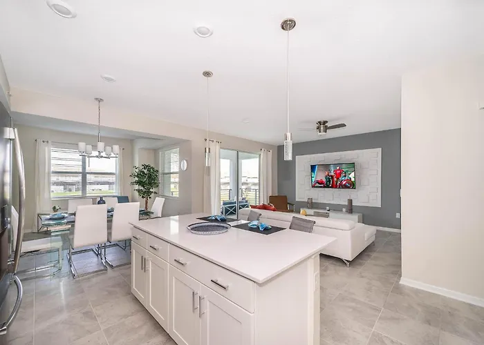 3121-207Mt Storey Lake, Condo 2/2 Lake View